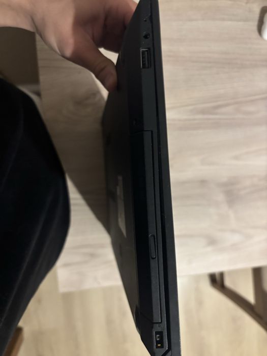Ноутбук Lenovo V310