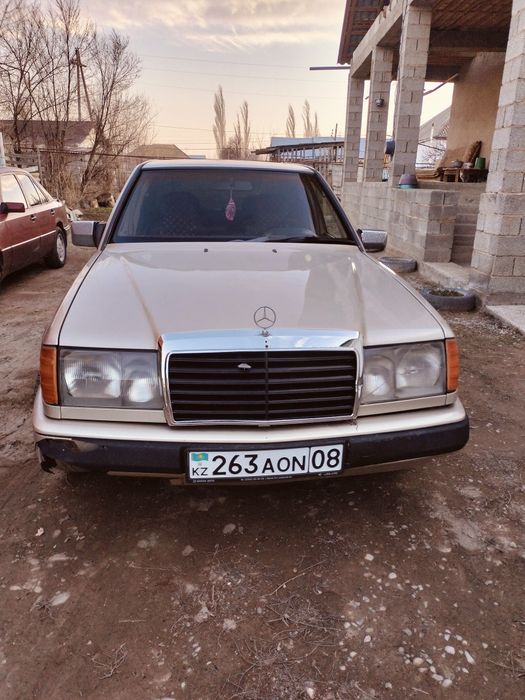 Мерс 200 жыл 1990