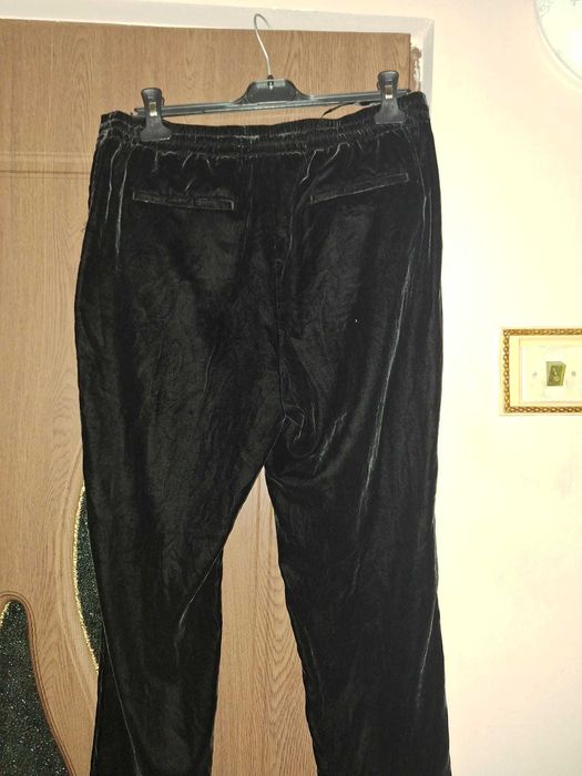 pantaloni negri din catifea, nr 40