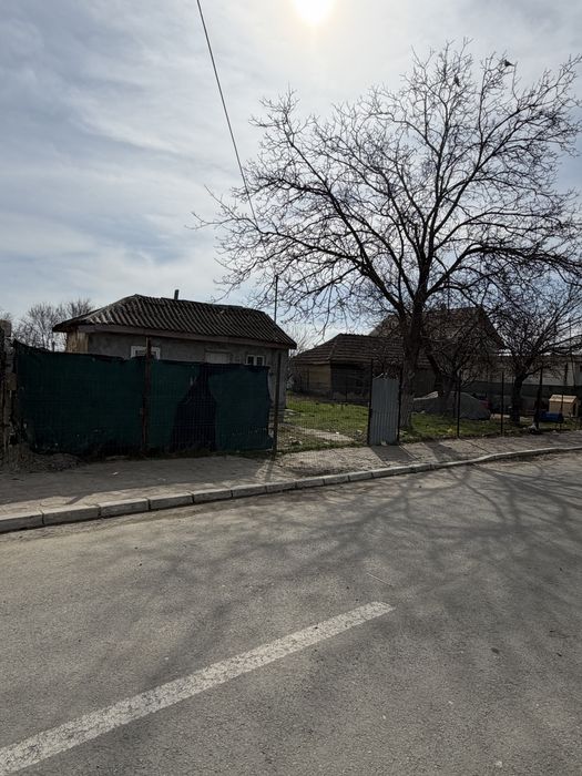 Vând teren intravilan +casă !