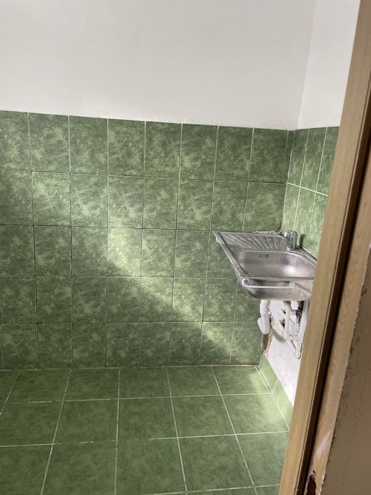 Garsoniera la parter schela