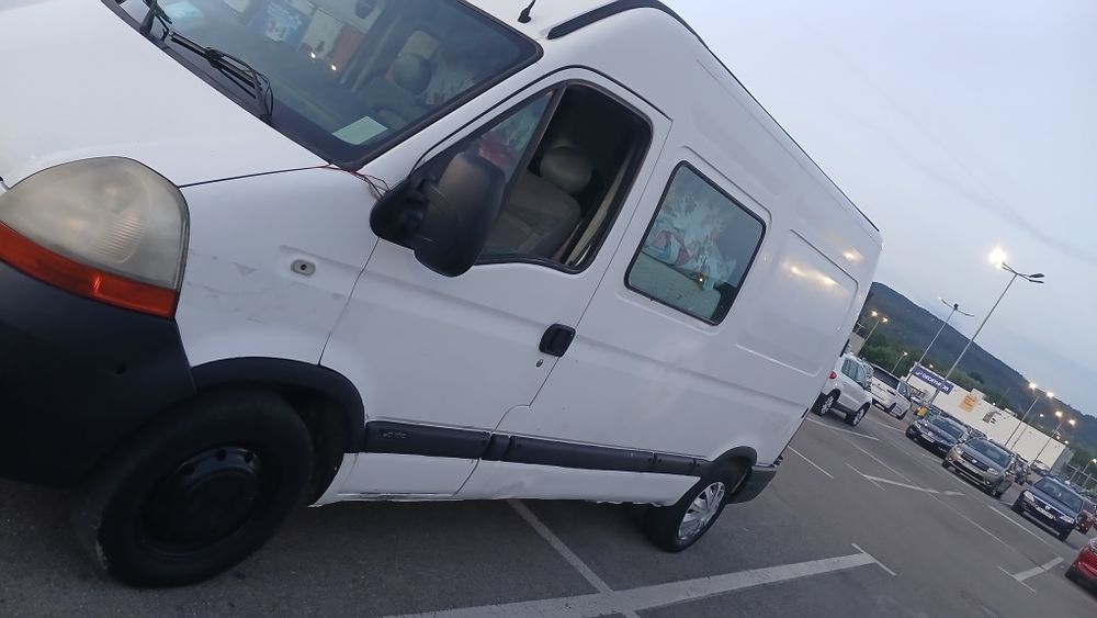 Vând Renault Master 2.5 dci 100