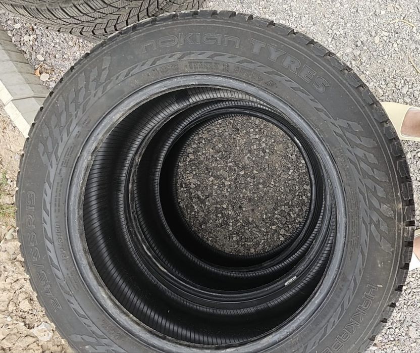 Шины б/у зимние с шипами 245/55/19