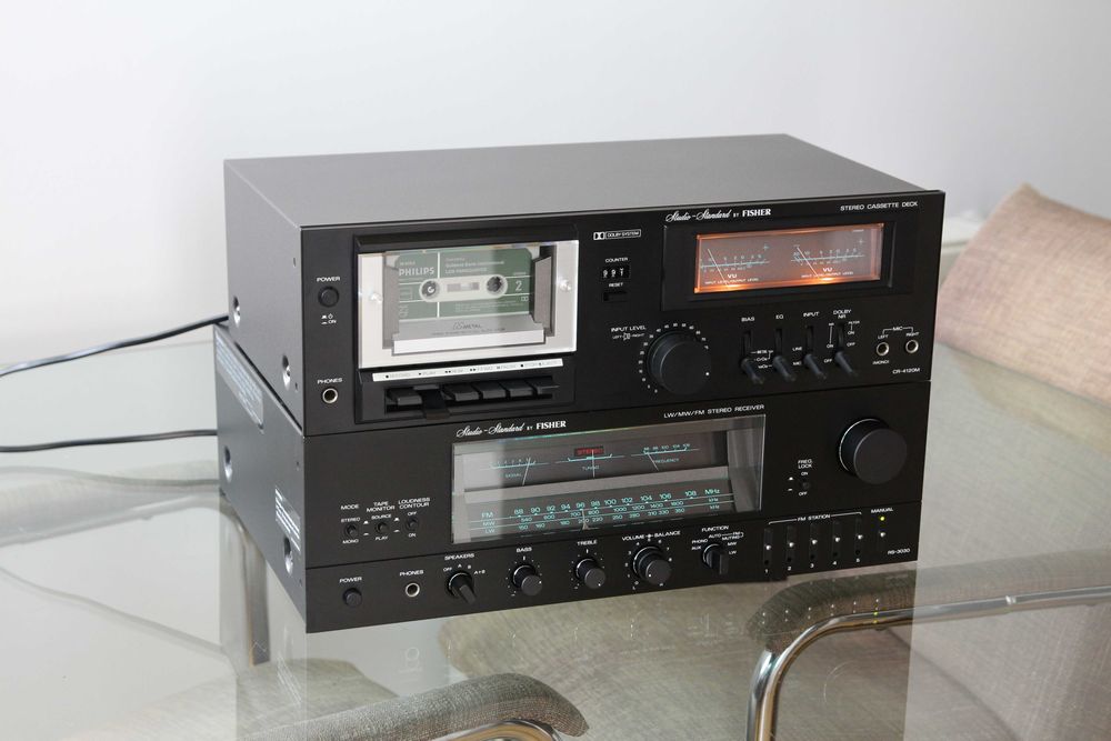 Sistem audio format din Fisher RS-3030 receiver si CR-4120M casetofon deck complet revizuite.