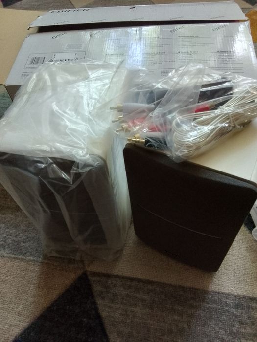 Колонки Edifier.Акустическая система