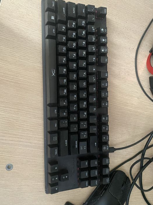 Продам игровую клавиатуру и мышку