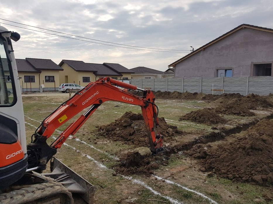 Miniexcavator si bobcat