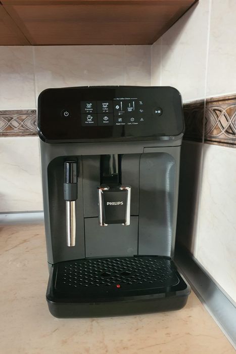 Продавам кафе машина PHILIPS