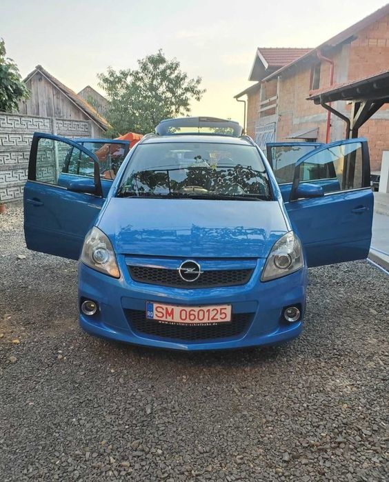 Opel Zafira Opc 2.0 turbo benzina avariat (necesită haion nou)