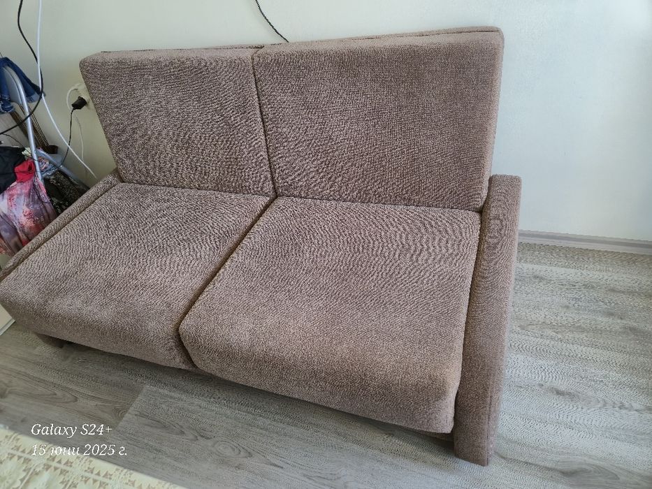 Разтегателен диван