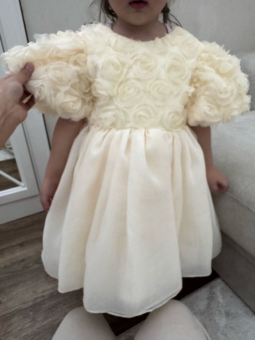 Платье нарядное для девочки 3,4 г