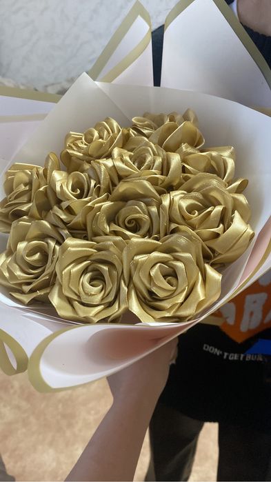 Букет из атласных роз