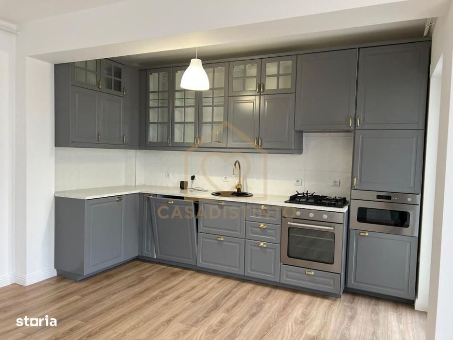 Apartament 3 camere de vanzare in complex cu piscina