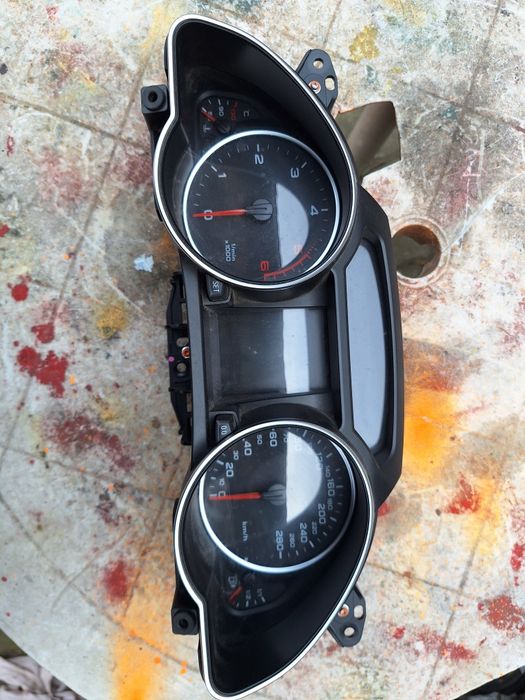 Ceasuri bord Audi A5 km cod 8T0 920 931 Q