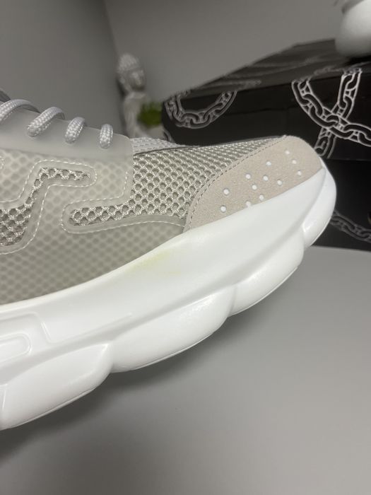 Versace chain reaction