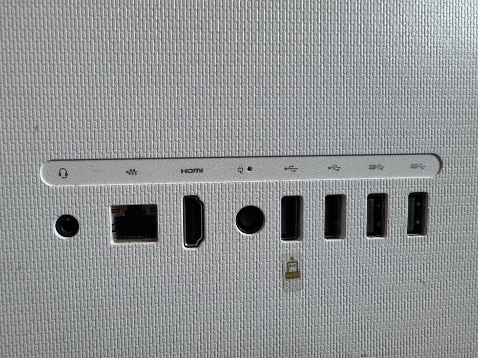 HP All-in-One 24 компютър с монитор