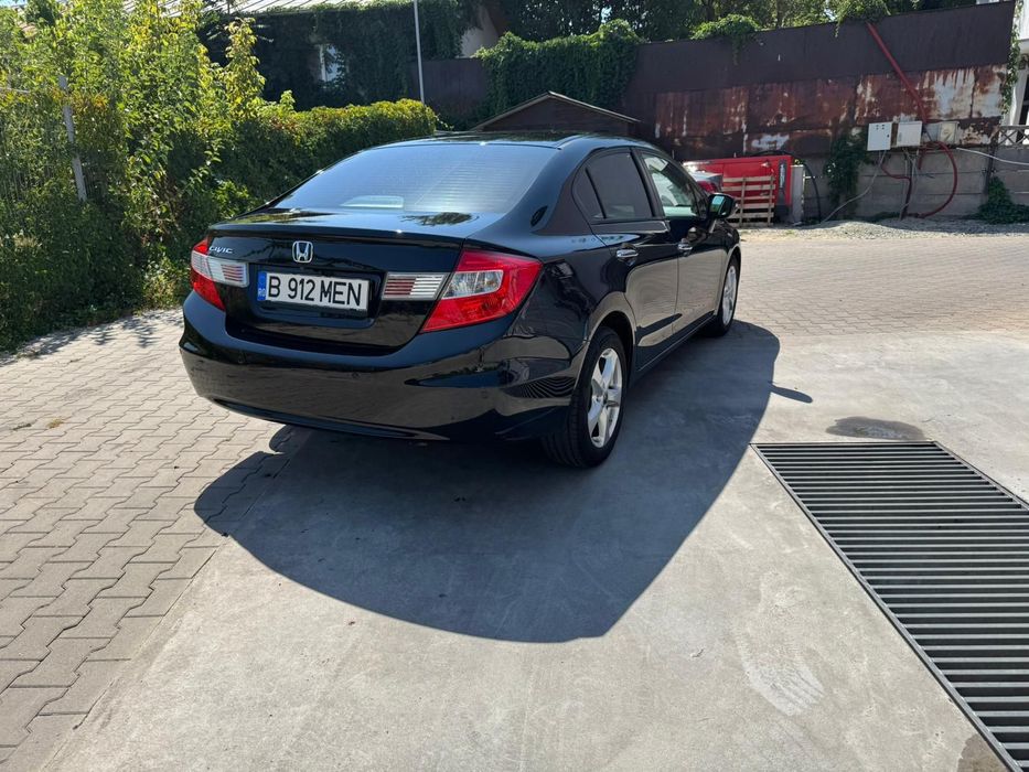 Honda Civic Honda Civic 4dr generația IX, R18Z1