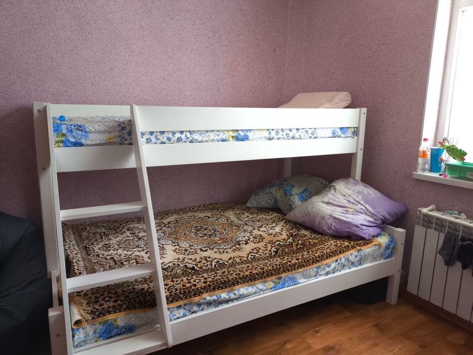 Кровать двухярустная.