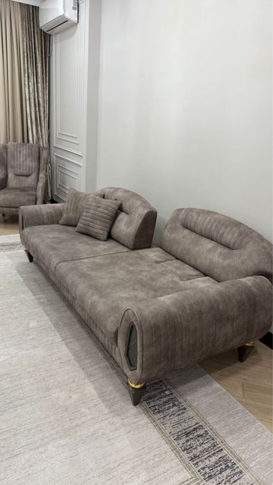 Продам Диван и два Кресла