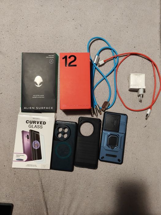 Vând Telefon Oneplus 12 512gb+16Gb ram