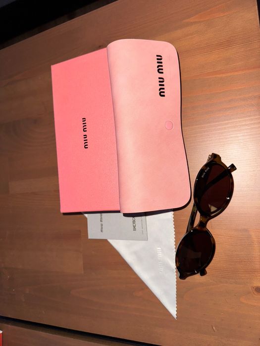 Дамски слънчеви очила MIU MIU