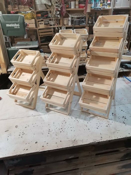 Мини стъпаловиден дървен стелаж с 4 мини касетки