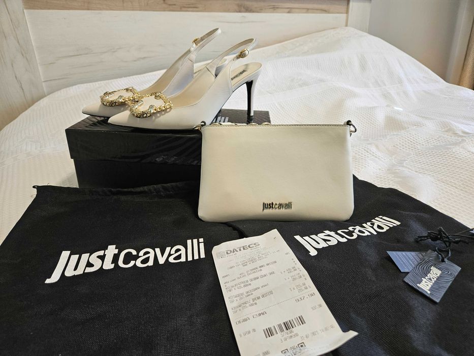 Уникален модел обувки Just Cavalli със змия. 100% естествена кожа !