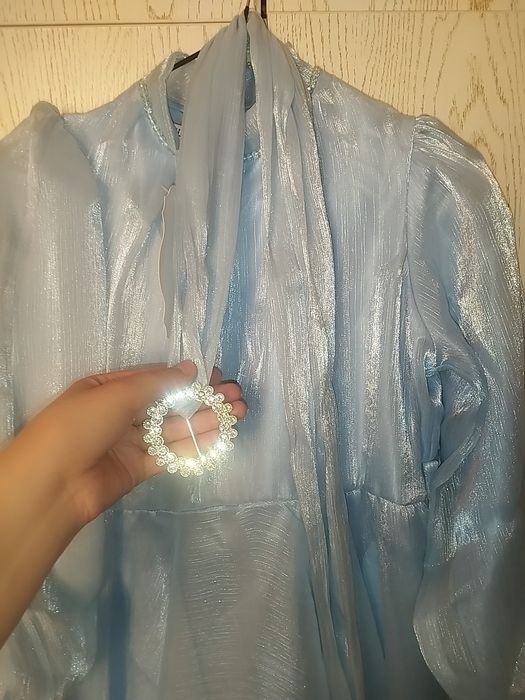 Ajoyib vecherniy ko'ylak