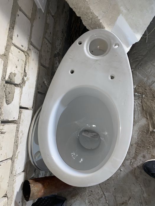 Продам унитаз.