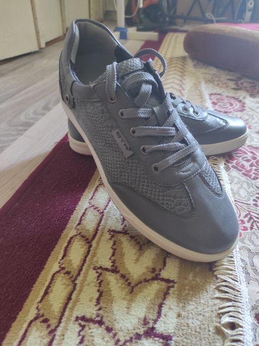 Продам мокасины мужские.