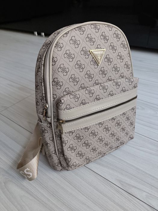 Rucsac Guess.