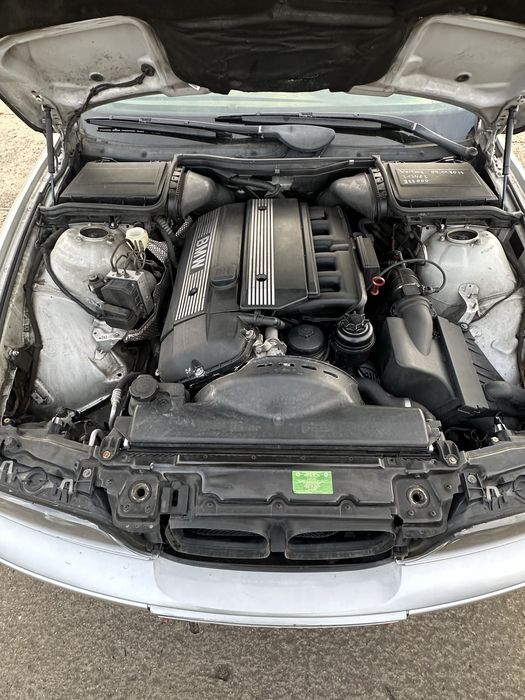 Vand sau Schimb BMW E39 525i benzina !!