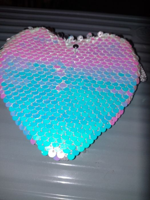 Чантичка Сърце от пайети