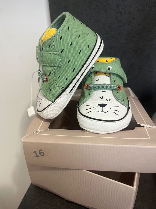 Бебешки обувки, номер 16, 2-5 месеца