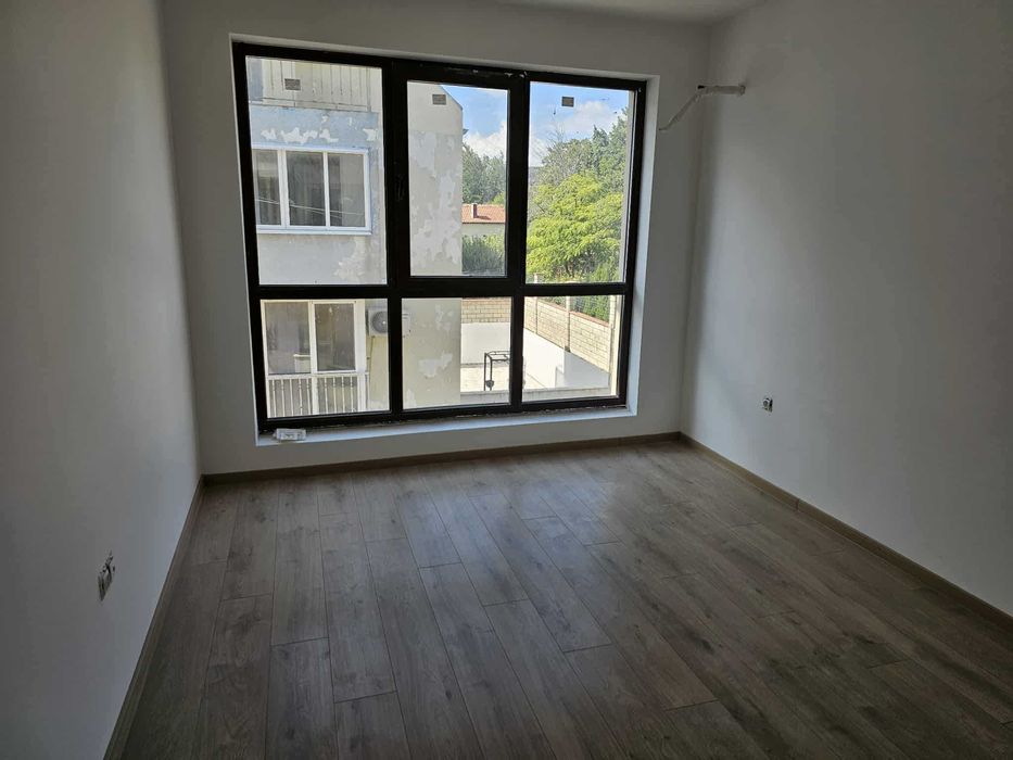 Продава се Тристаен апартамент в Варна, Бриз - 84 кв.м за 1306 €/кв.м - Снимка #3