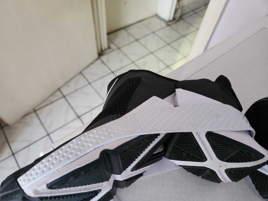 Маратонки Nike Go FlyEase