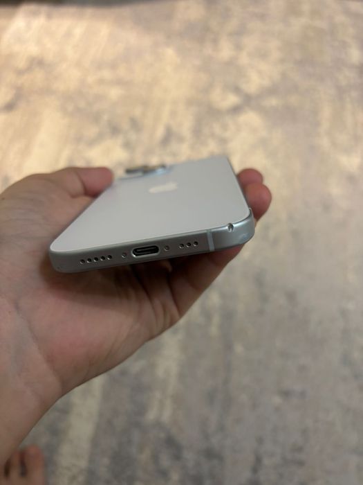 Айфон 15 небесный цвет