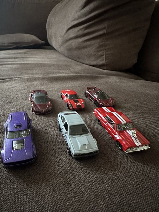 Hot wheels колички
