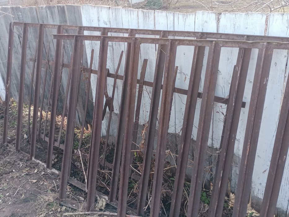 Ограда из железного уголка
