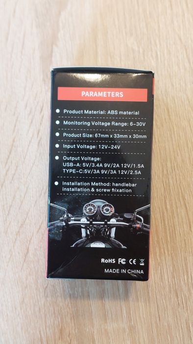 Vand Priza/Incarcatot Moto/Atv cu Incarcare Rapida si Voltmetru