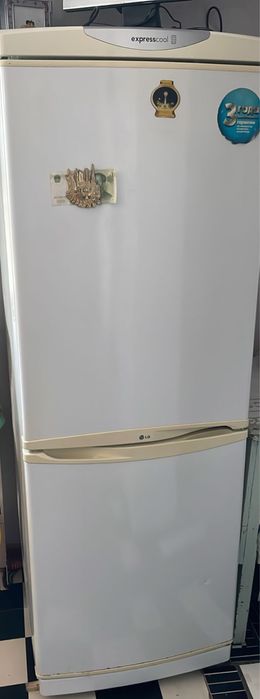 Продам холодильник