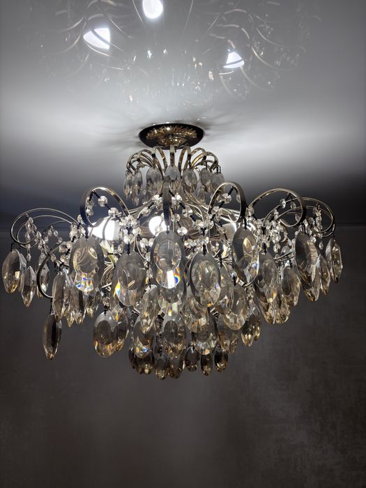 Продам люстру !!!