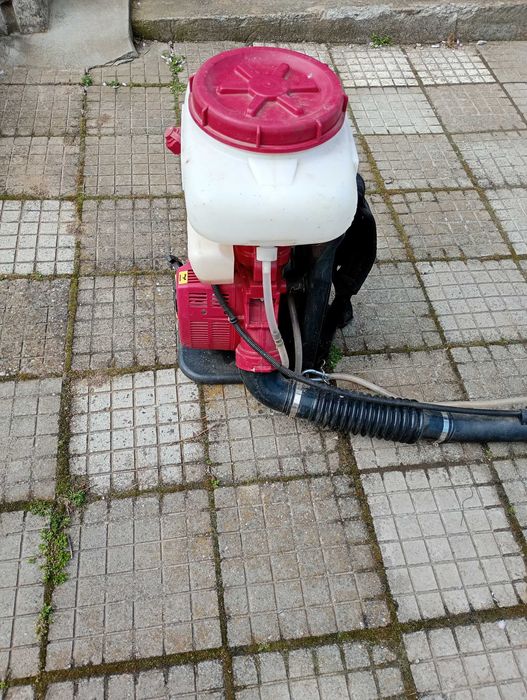 Моторна пръскачка  за високо пръскане