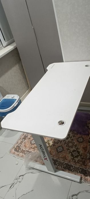 Стол для компьютера