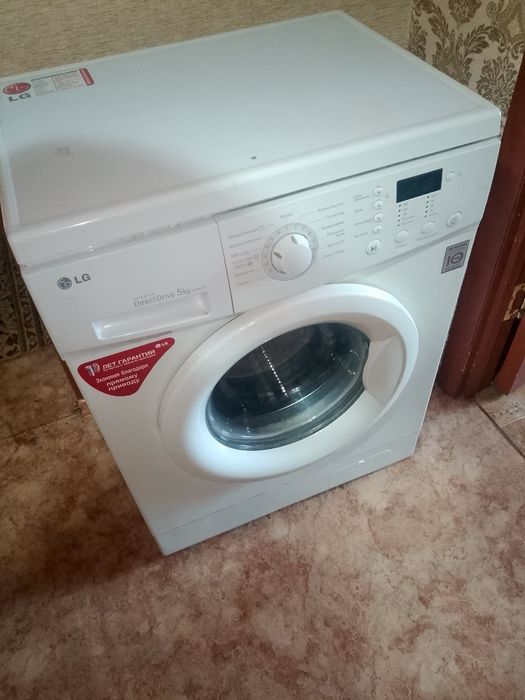 Продам машинку стиральную