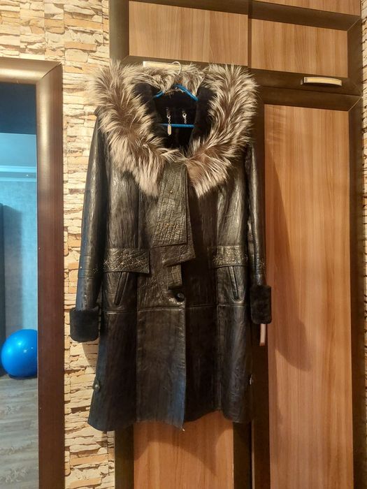 Продам дубленку зима осень