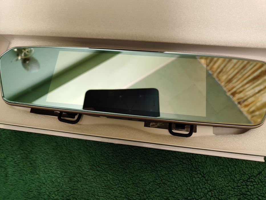 Продаю видео регистратор новый для машины