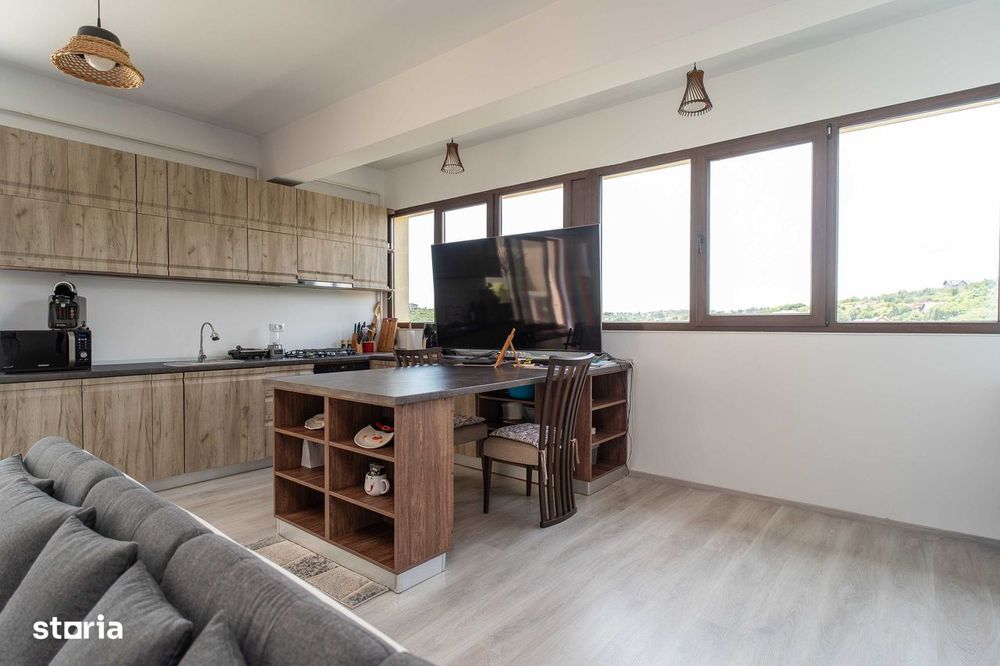 Penthouse 3 camere, 137 mp, terasă, parcare intabulată 9000 euro.
