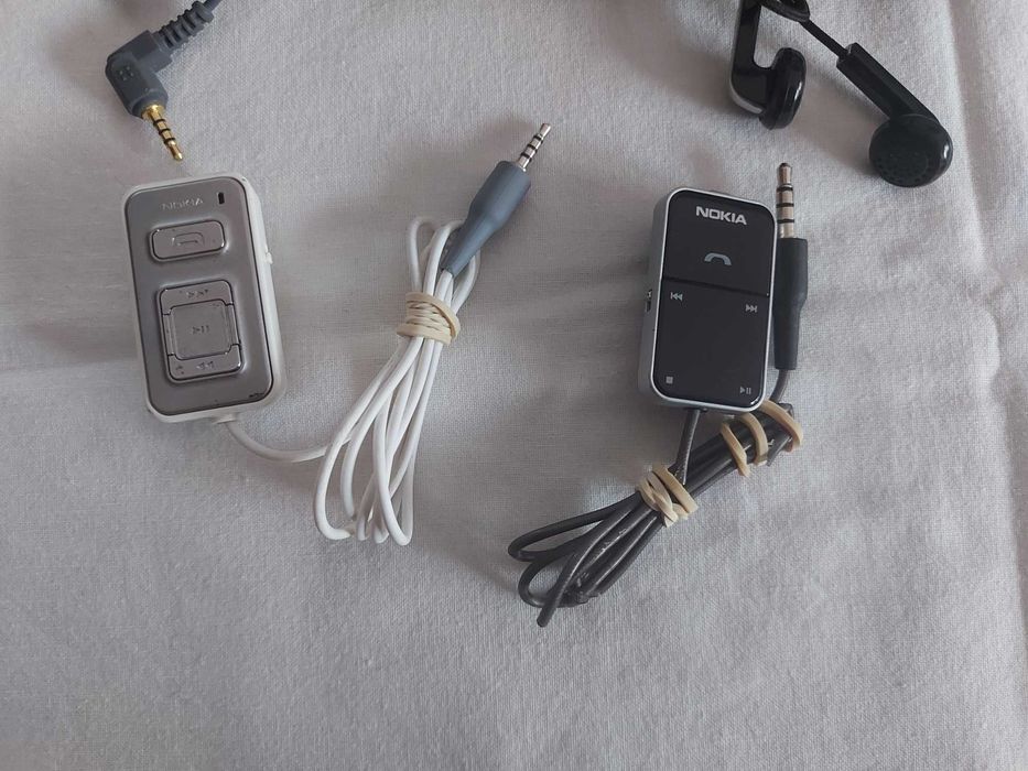Casti Hands Free cu fir, telecomanda multimedia cu fir, reductii jack 2.5 la 3.5 mm, clipsuri pentru agatat castile