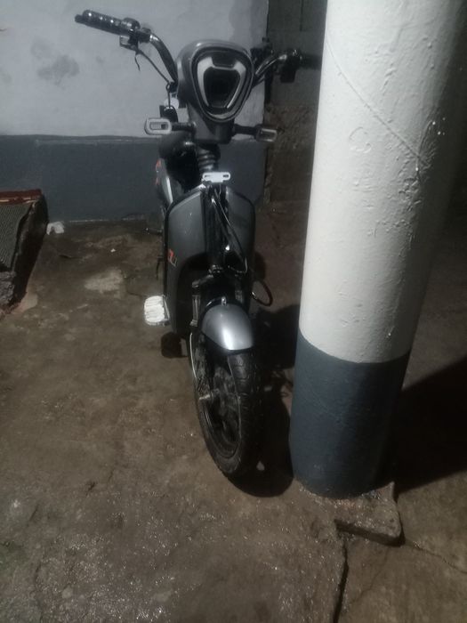 Продам скутер 777